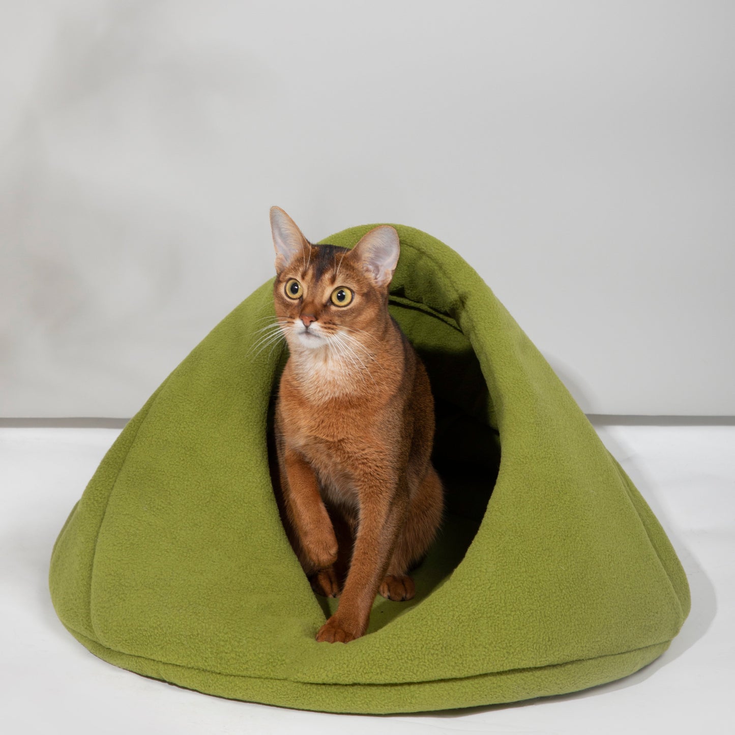 Polar Fleece Semi-Enclosed Pet Bed [Charcoal Bagel & Matcha Scone]