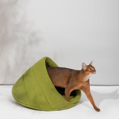 Polar Fleece Semi-Enclosed Pet Bed [Charcoal Bagel & Matcha Scone]