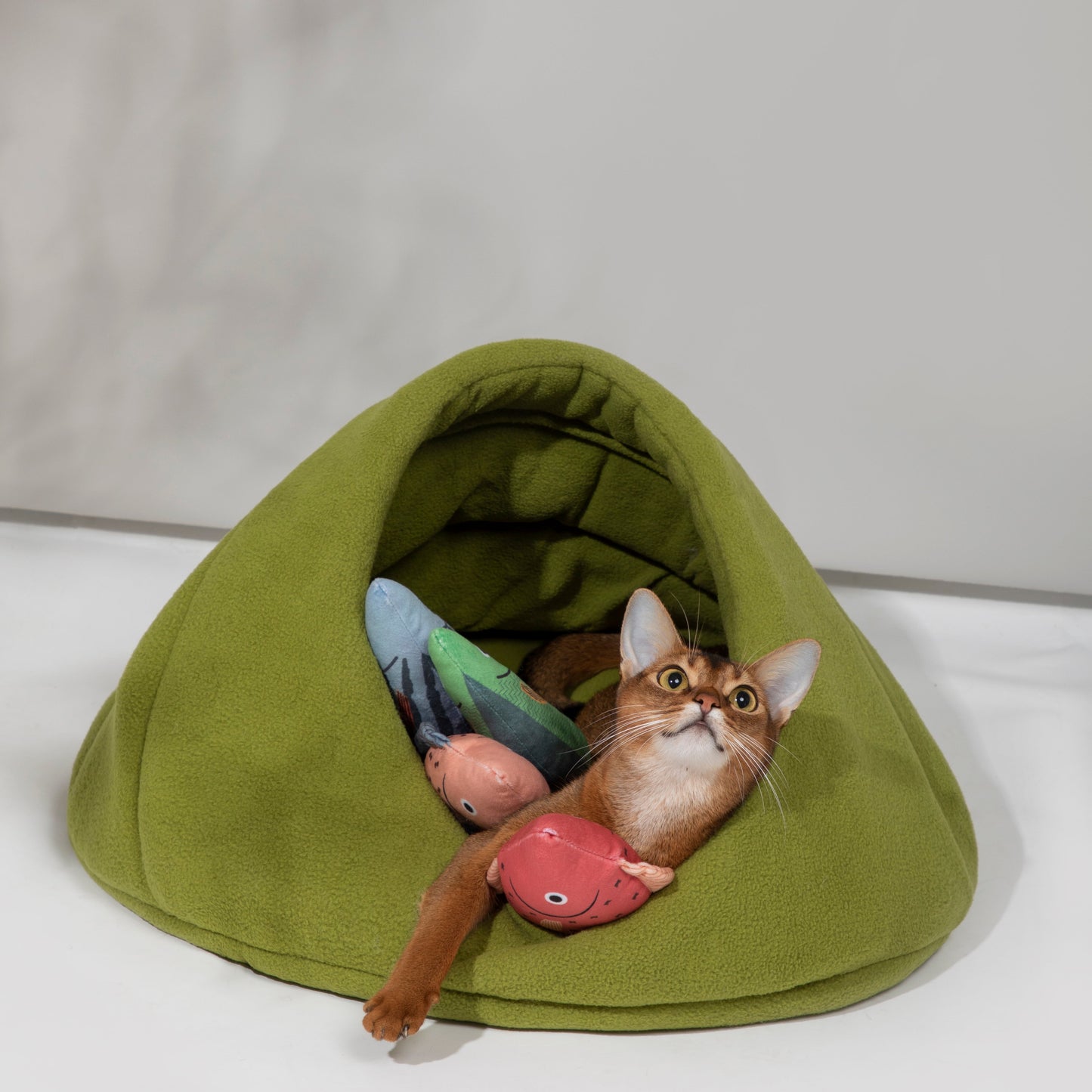 Polar Fleece Semi-Enclosed Pet Bed [Charcoal Bagel & Matcha Scone]