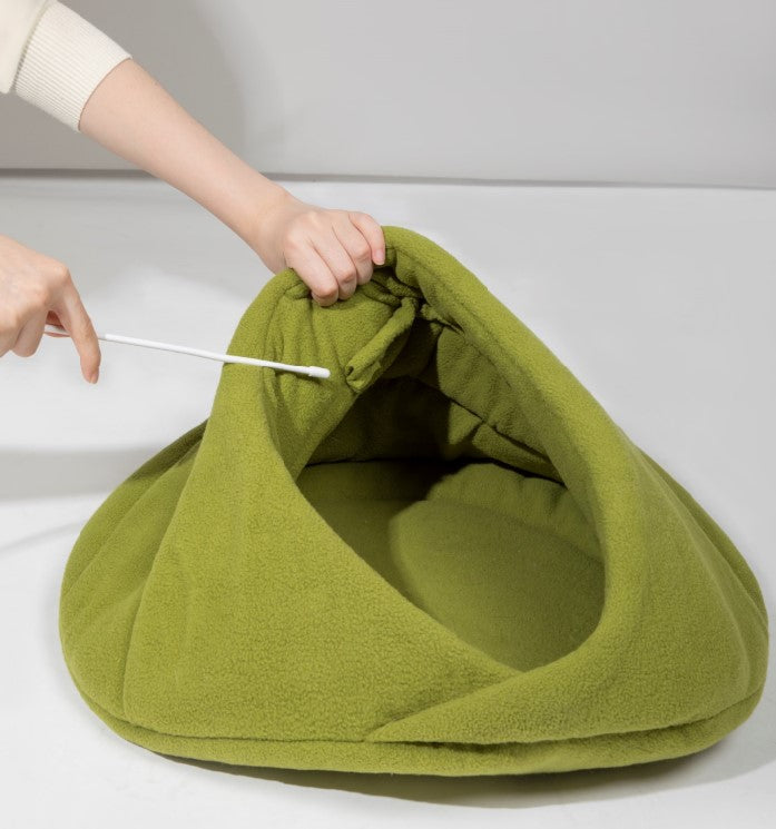 Polar Fleece Semi-Enclosed Pet Bed [Charcoal Bagel & Matcha Scone]