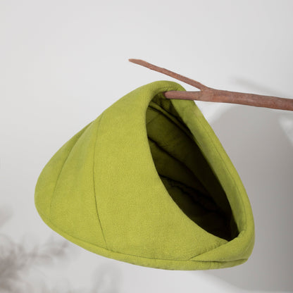 Polar Fleece Semi-Enclosed Pet Bed [Charcoal Bagel & Matcha Scone]