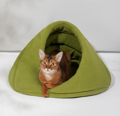 Polar Fleece Semi-Enclosed Pet Bed [Charcoal Bagel & Matcha Scone]
