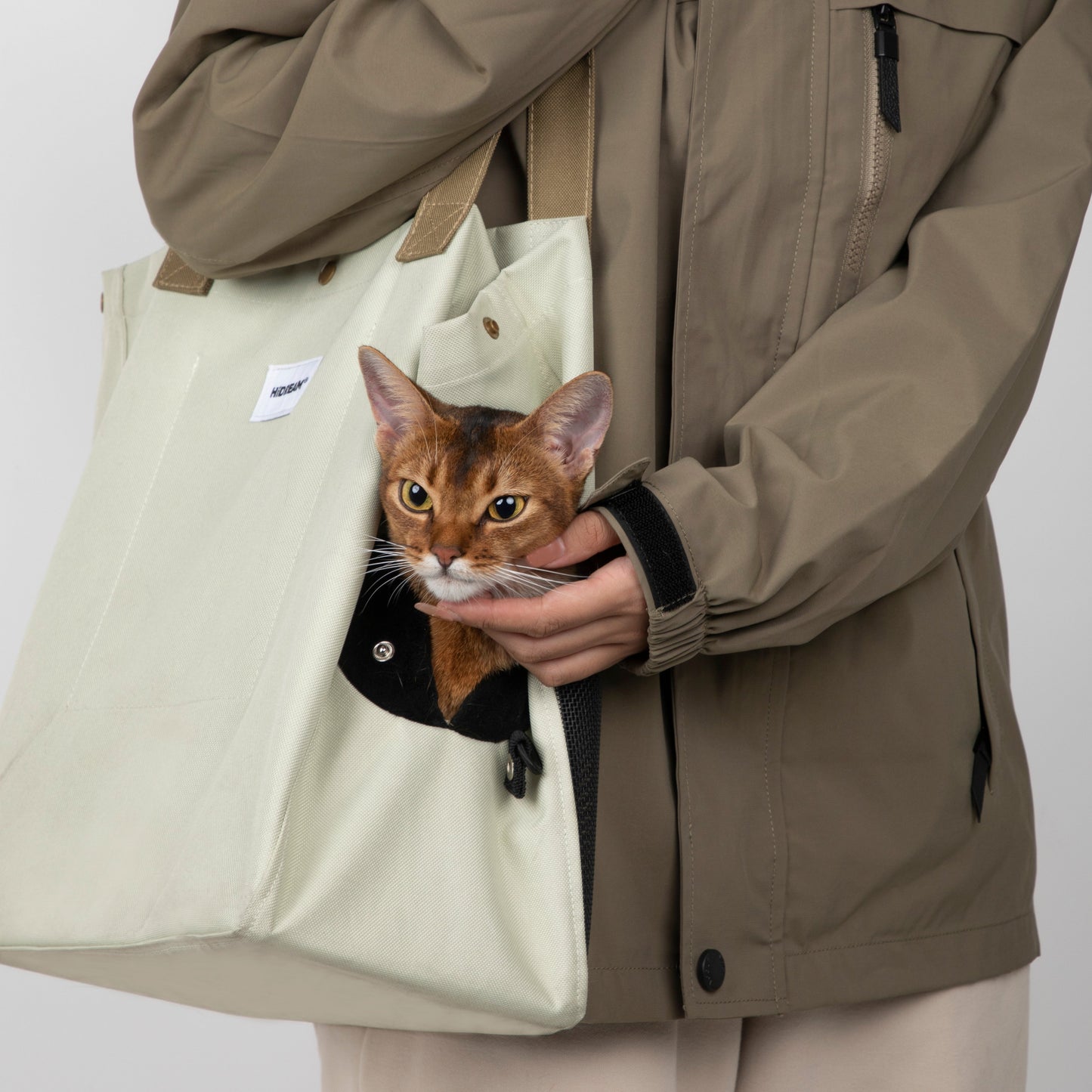 Two-Tone Shoulder Pet Carrier Bag [Almond Toast - Pre-Order]