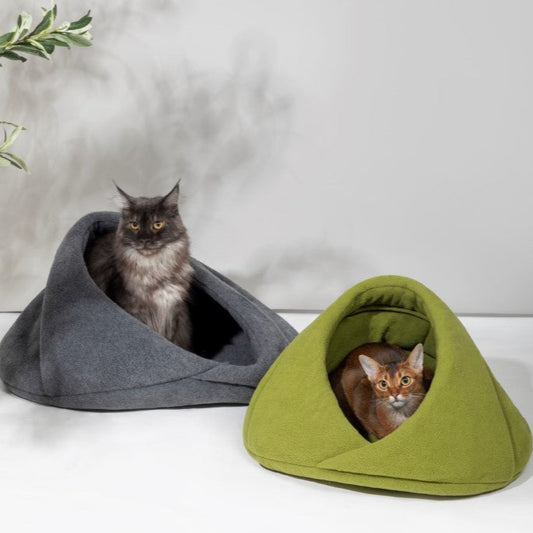 Polar Fleece Semi-Enclosed Pet Bed [Charcoal Bagel & Matcha Scone]