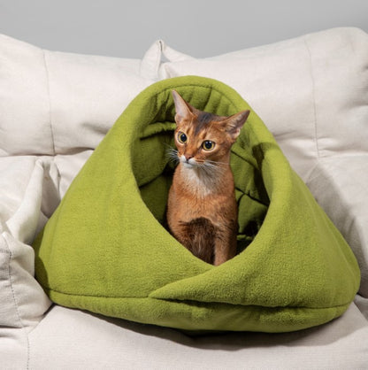 Polar Fleece Semi-Enclosed Pet Bed [Charcoal Bagel & Matcha Scone]
