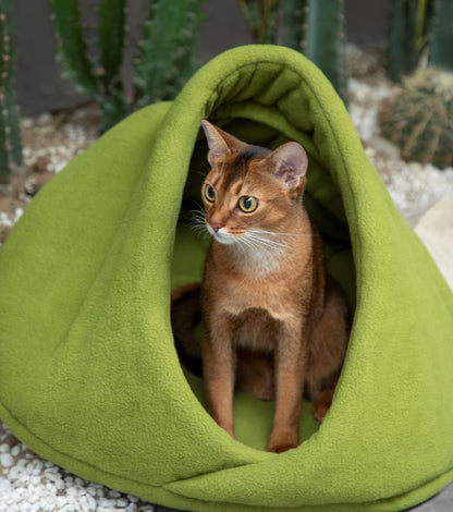 Polar Fleece Semi-Enclosed Pet Bed [Charcoal Bagel & Matcha Scone]
