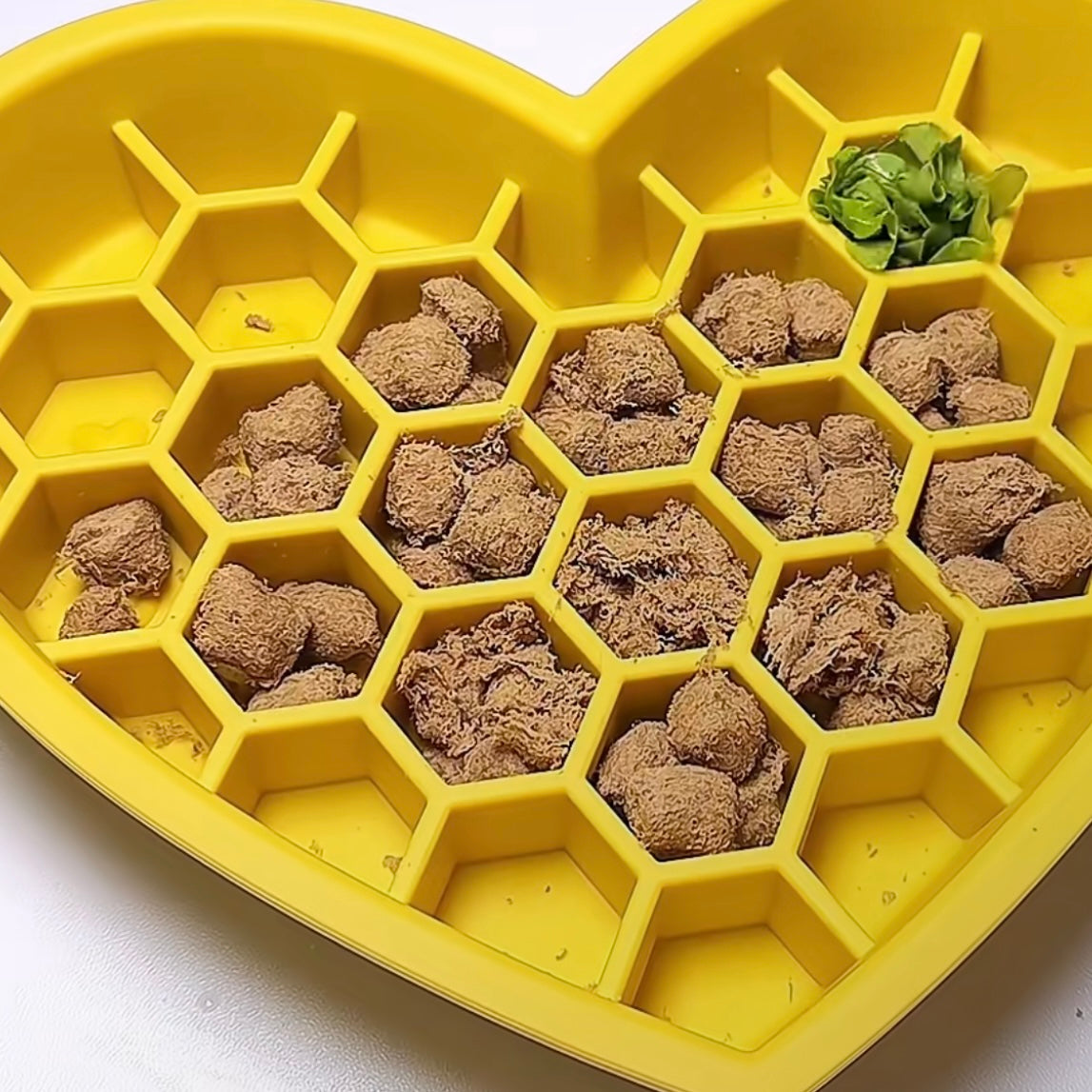 Heart-Shaped Slow Feeder [Yellow]